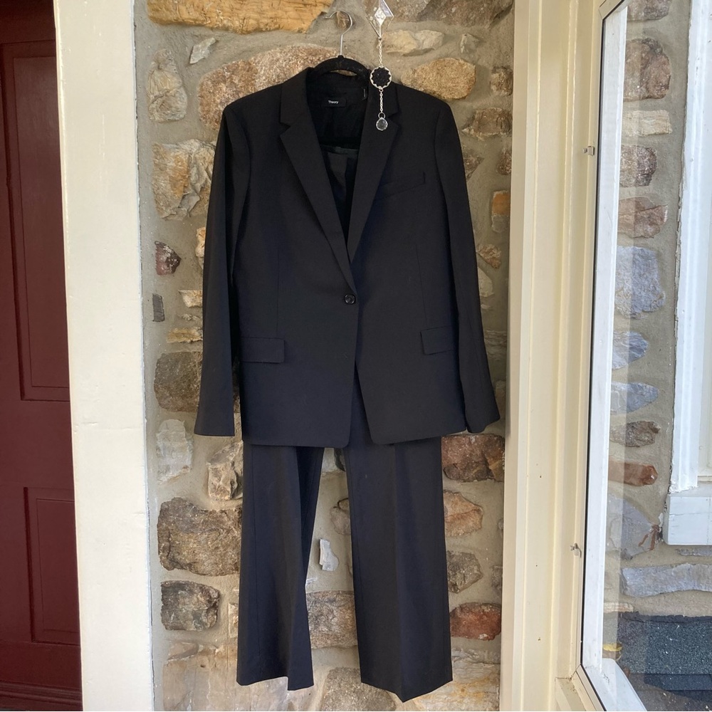 Theory Traceable Slim Blazer Jacket & Flared Pant, 34'' Good Wool $700 Womens 10 - Picture 4 of 15